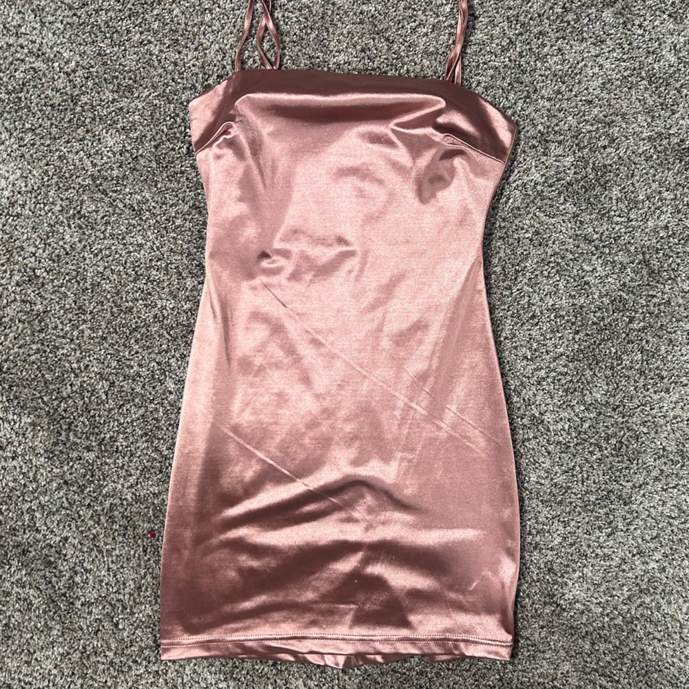 Satin Pink tight mini dress 💋